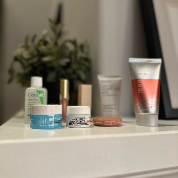 NEW 25-Piece Deluxe Sample Set with free Ulta bag peach colored - Picture 3 of 11